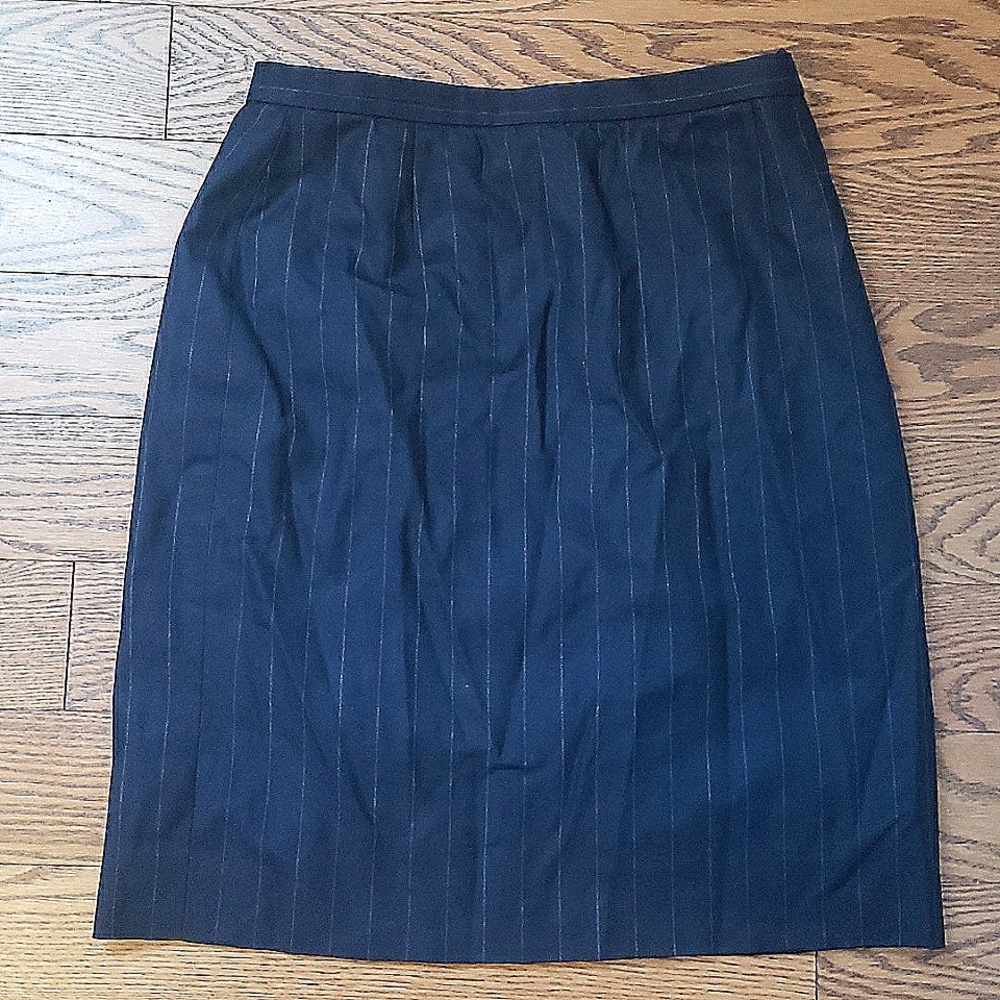 Giorgio Armani Classico Vintage Pencil Skirt